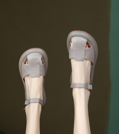 Women's shoes