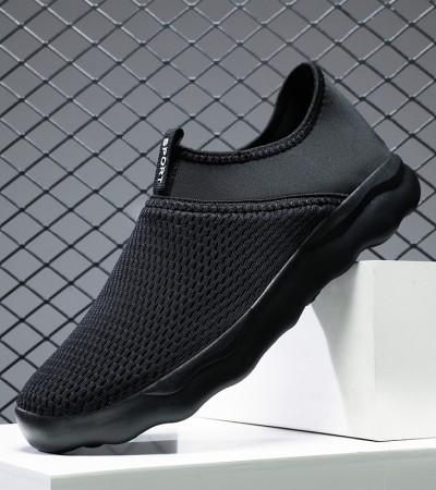 Summer mesh breathable and lightweight casual sports shoes for men and women in pairs, large size one foot mesh covered men's shoes