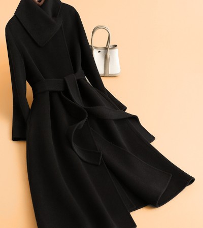 The new Hepburn style coat for spring