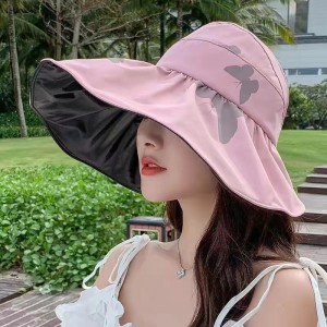 New model vinyl wide-brimmed hat with large peak for UV protection and sun protection.