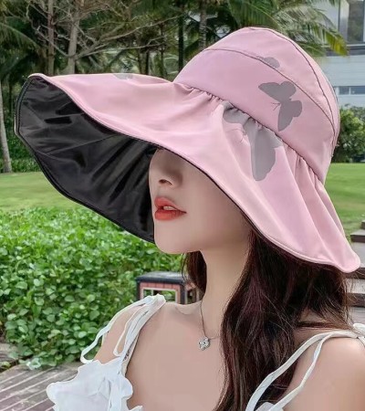 New model vinyl wide-brimmed hat with large peak for UV protection and sun protection.