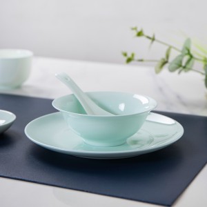 Ceramic bowl and dish